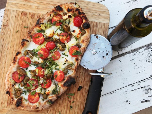 Picture of Pizza With Halloumi and Mint 